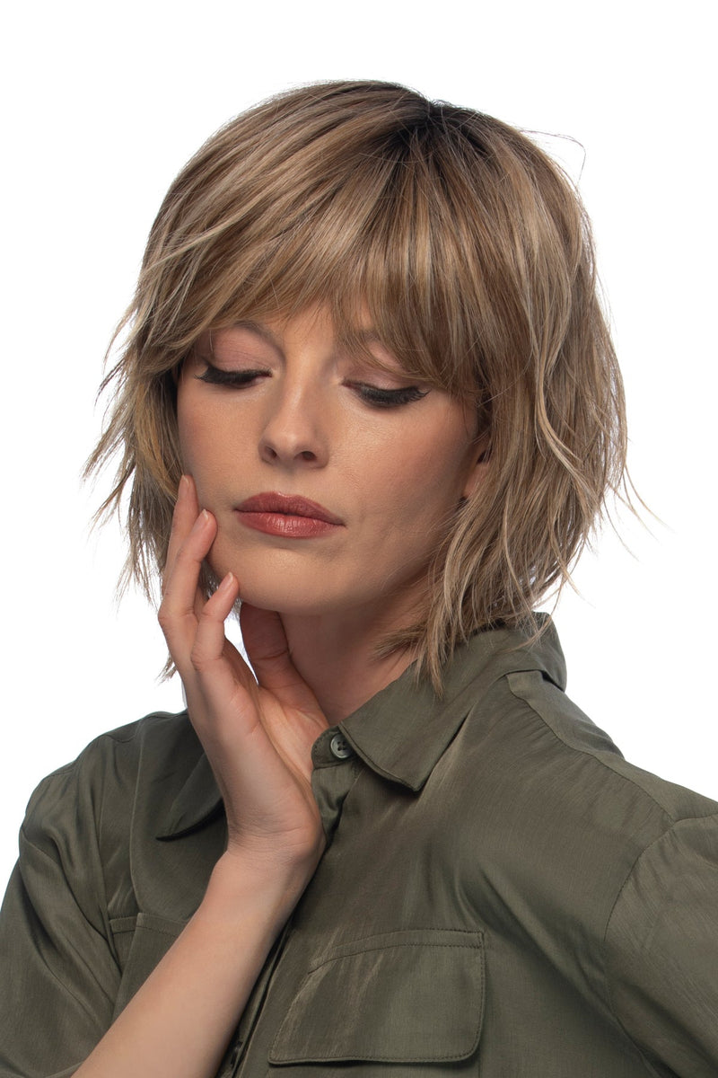 RH12/26RT4 light brown with chunky golden blonde highlights and dark brown roots